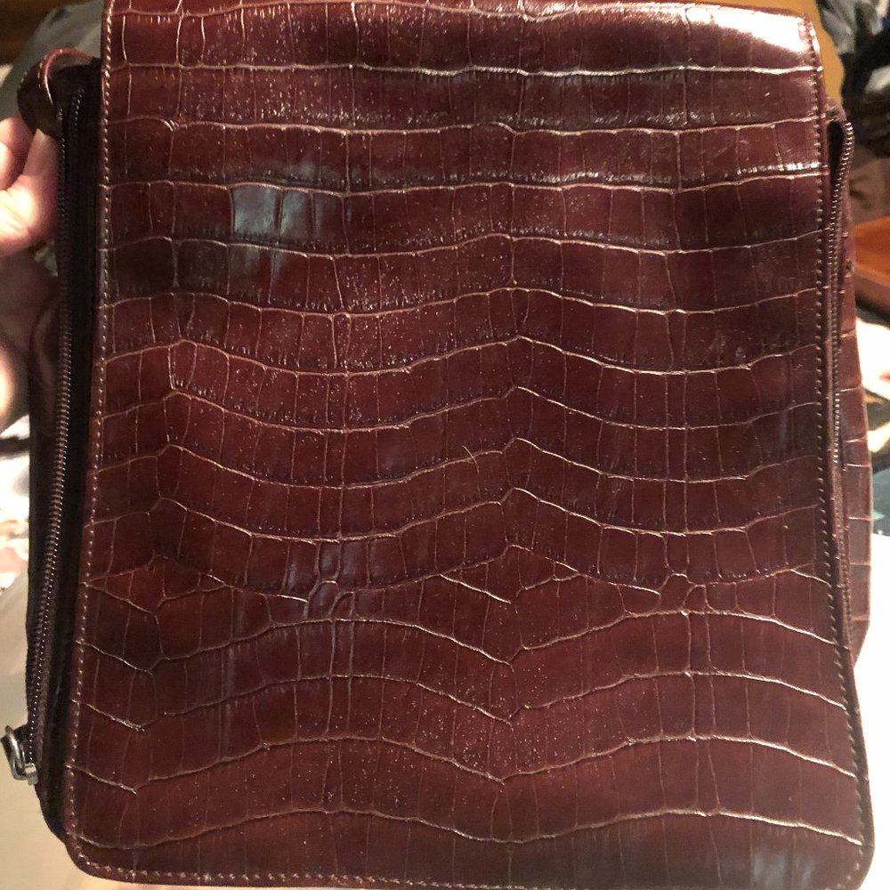 Elegant Alligator Messenger Bag